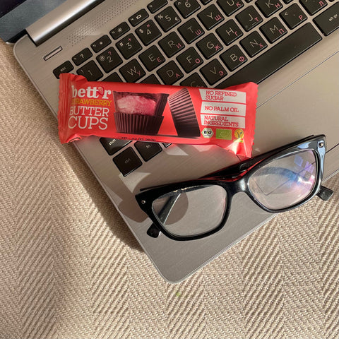 BIO Kubeczki Maślane Orzechowe z Kremem Truskawkowym