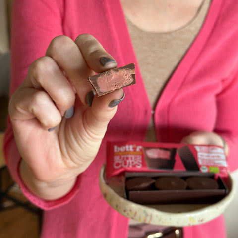 BIO Kubeczki Maślane Orzechowe z Kremem Truskawkowym